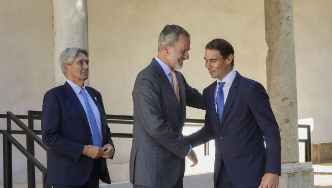 Felipe VI y Rafa Nadal, este martes, en la Universidad de Alcalá.