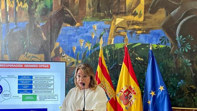 Rosa Serrano, delegada del Gobierno en Aragón, explica algunos de los proyectos