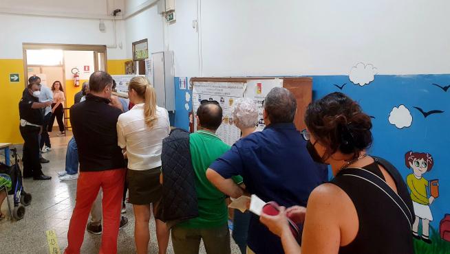 Un sistema antifraude ha generado colas en los colegios electorales de Italia.
