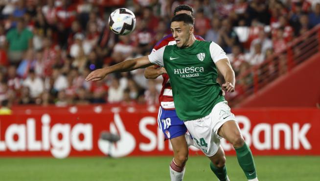 Rubén Pulido, durante su debut con el Huesca en el partido frente al Granada.