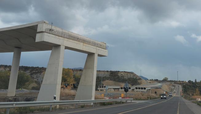 Tramo Sabiñánigo Este-Sabiñánigo Oeste para enlazar con el tramo Sabiñánigo-Jaca.