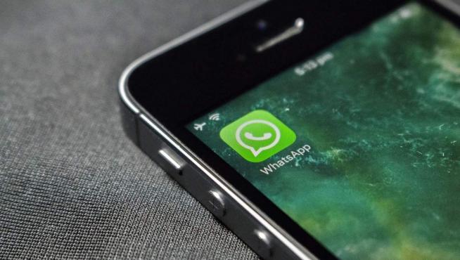 WhatsApp sufre una caída mundial… y Twitter se llena de memes