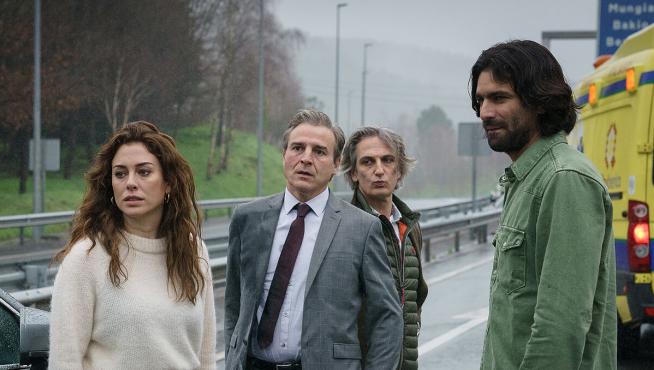 Blanca Suárez, Alberto San Juan, Ernestyo Alterio y Rubén Cortada en 'El cuarto pasajero', de Álex de la Iglesia.