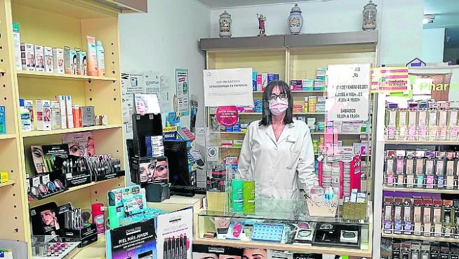 Noemí Pinos es la farmacéutica de Castejón de Monegros, donde lleva más de once años trabajando.