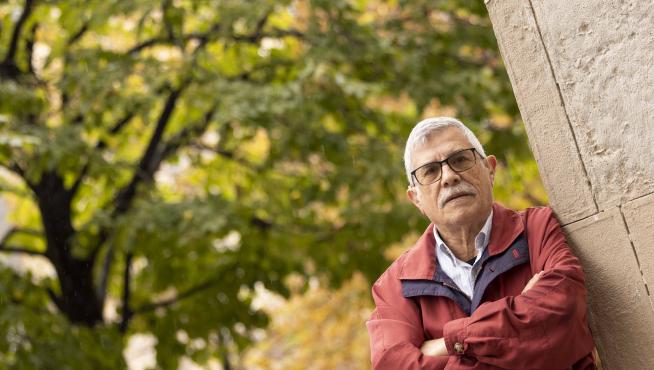 Entre las hojas del otoño que no llega, Mariano Mérida.