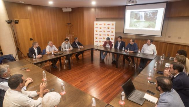 Reunión de presidentes comarcales, alcaldes y representantes del Patronato de Guara.