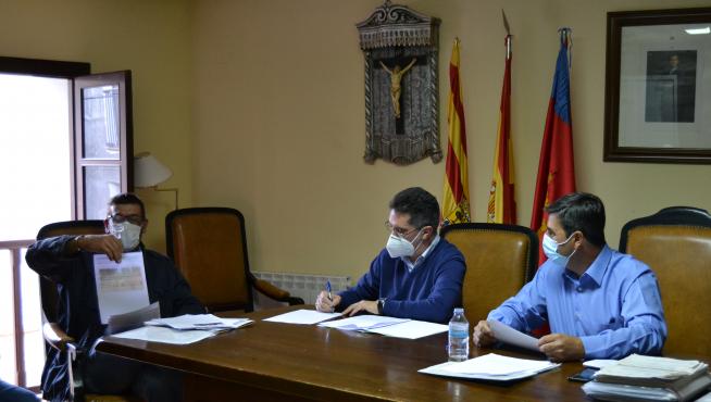 Lorente (PSOE, derecha) y Celma (PP, izquierda) en el pleno de la última reprobación en octubre de 2020.