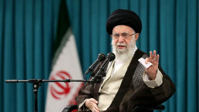 El líder supremo de Irán Ayatollah Ali Khamenei durante un encuentro en Teherán.
