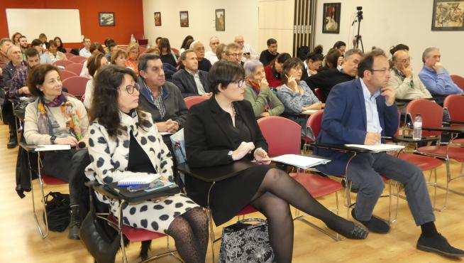 Público asistente a la Jornada sobre vivienda rural en el Centro de Congresos de Barbastro.