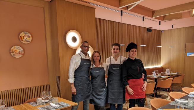 Parte del equipo del restaurante Albarracín de Zaragoza, que continúa en la nueva etapa.