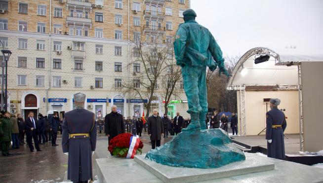 Putin y Díaz-Canel inauguran una estatua de Fidel Castro en Moscú