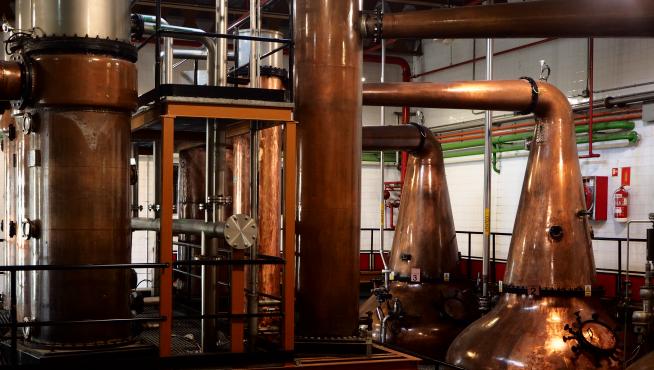 Destilería donde se fabrica el whisky DYC.