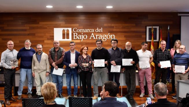 Algunos de los propietarios de oliveras centenarias premiados.