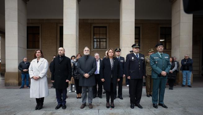 Minuto de silencio contra la violencia de género en Zaragoza