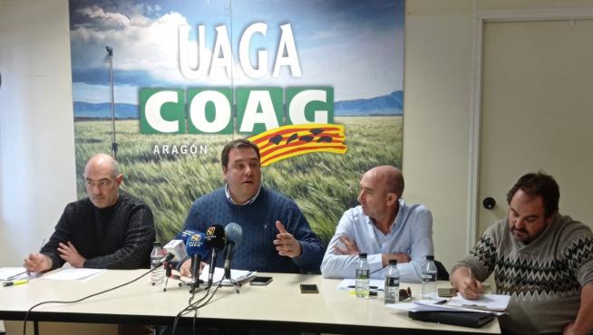José María Alcubierre, secretario general de UAGA, acompañado por los secretarios provinciales elegido en la pasada asamblea general celebrada en diciembre