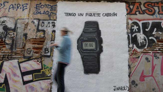Un grafitero plasma en calles de Valencia la canción Shakira a Piqué