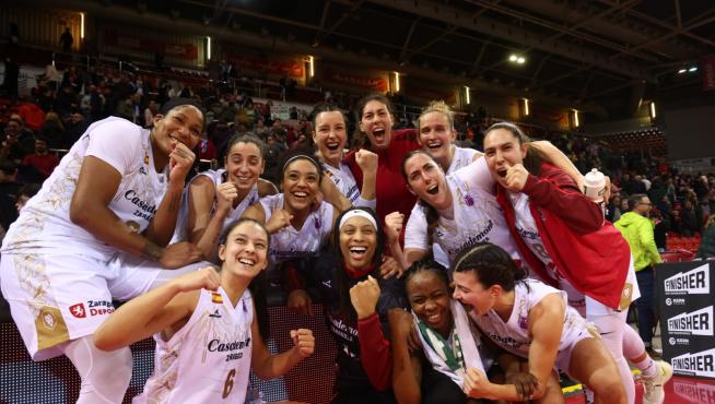 Partido entre el Casademont Femenino y el AZS Lublin.