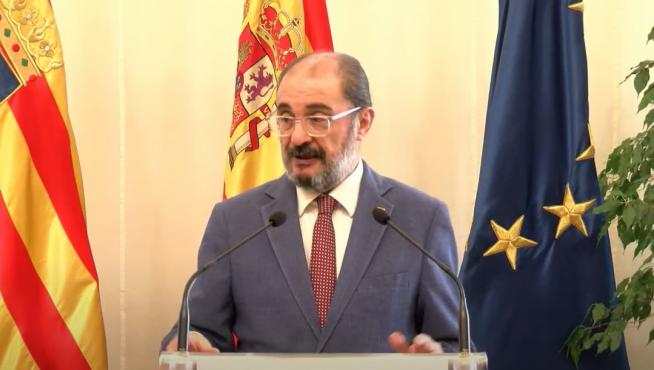 El presidente del Gobierno de Aragón, Javier Lambán, este lunes ante la prensa.