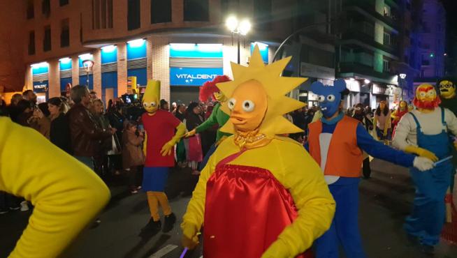 Foto de la familia Simpson en el Carnaval de Zaragoza 2023