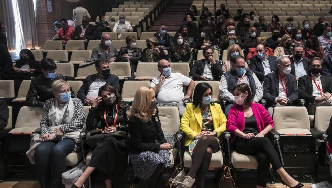 Carmen Herrero (de amarillo), junto a Elena Allué, en el congreso del PAR celebrado en otoño de 2021 y que anuló un juez por irregularidades