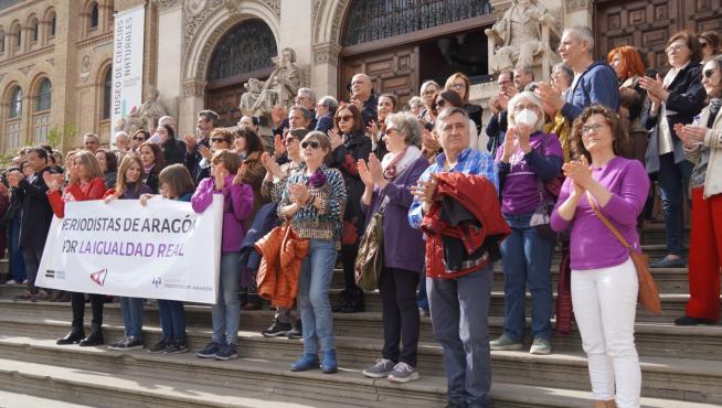 Concentración del 8M de la Asociación y Colegio Profesional de Periodistas de Aragón junto a la Asociación de Periodistas por la Igualdad y la Asociación Profesional de Fotoperiodistas de Aragón.