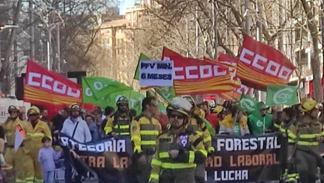 Manifestación de los trabajadores de Sarga hoy por el centro de Zaragoza.