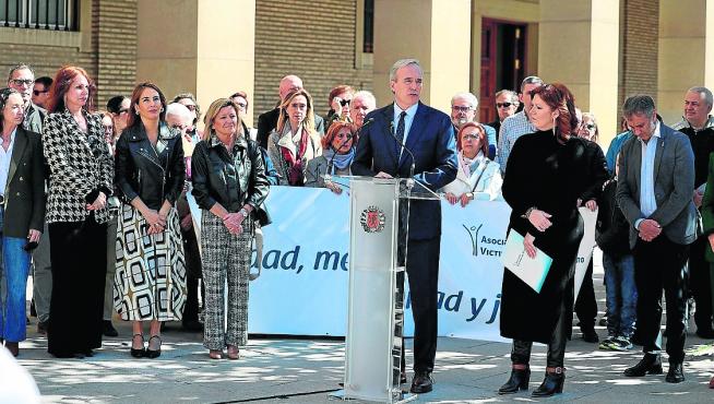 El alcalde de Zaragoza, Jorge Azcón, en el acto organizado por la Asociación Víctimas del Terrorismo.