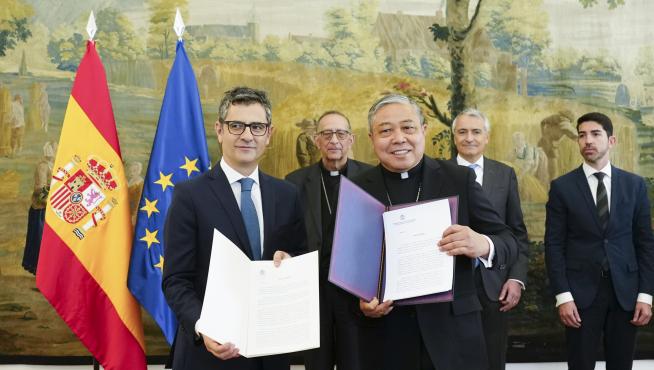 El ministro de la Presidencia, Relaciones con las Cortes y Memoria Democrática, Félix Bolaños, mantiene un encuentro con el Nuncio Apostólico, Bernardito Auza