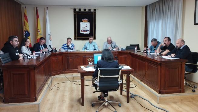Un momento del pleno municipal en el Ayuntamiento de Andorra celebrado este martes.