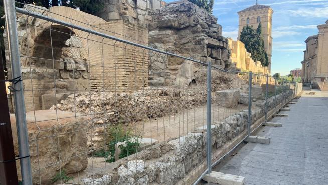 Vallado instalado en torno a la muralla romana