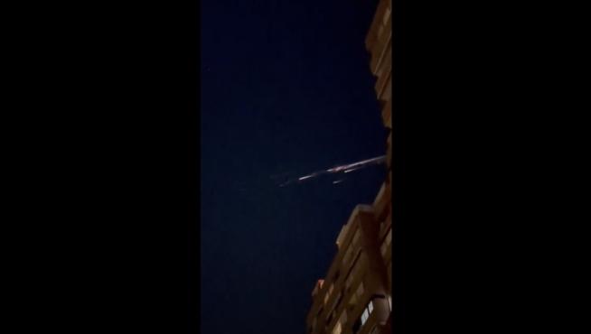 Imagen de fragmentos de un satélite desintegrado, lanzado el 13 de enero del 2022.