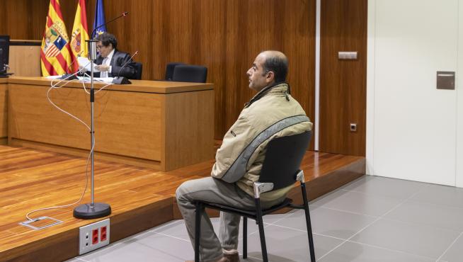 El acusado, Pedro G. C., durante el juicio celebrado ayer en la Audiencia de Zaragoza.