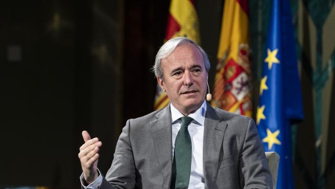 El presidente del PP, Jorge Azcón, durante su intervención este viernes en 'Conversaciones electorales' que organiza HERALDO.