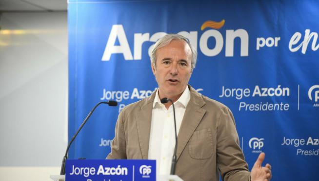 El presidente del PP Aragón y candidato a la DGA, Jorge Azcón, en la sede del partido en Zaragoza