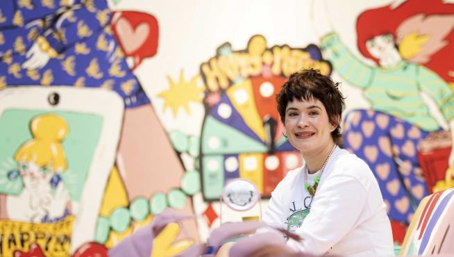La ilustradora zaragozana Jesana Motilva, en su instalación del Centro de Historias.