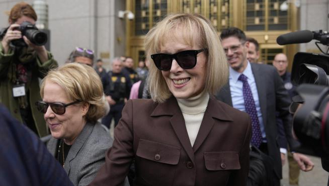 La escritora y columnista E. Jean Carroll