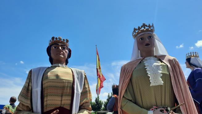 Los gigantes de los Reyes Isabel y Fernando de Graus en Alcañiz.