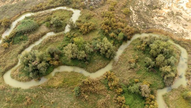Una visión en dron del río Flumen.