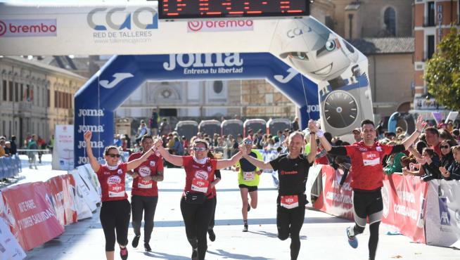 Foto de la Carrera Popular 'Ponle Freno' Zaragoza 2023, en la Plaza del Pilar