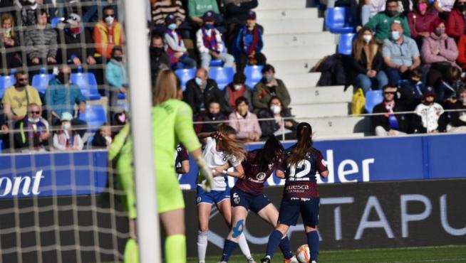 La temporada pasada el Huesca femenino se midió al Zaragoza CFF B