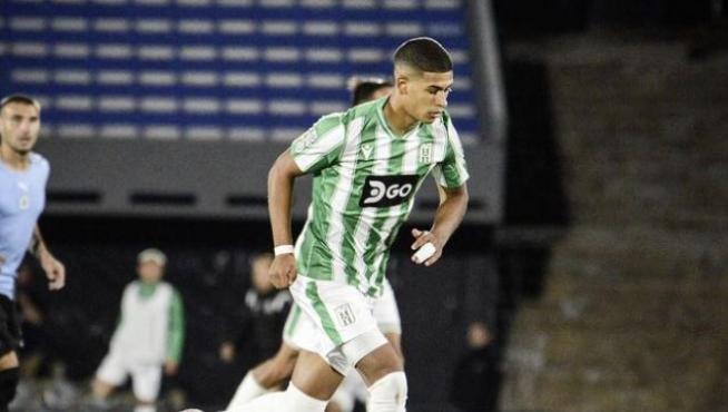 Santiago Mouriño, en un partido con Racing de Montevideo.