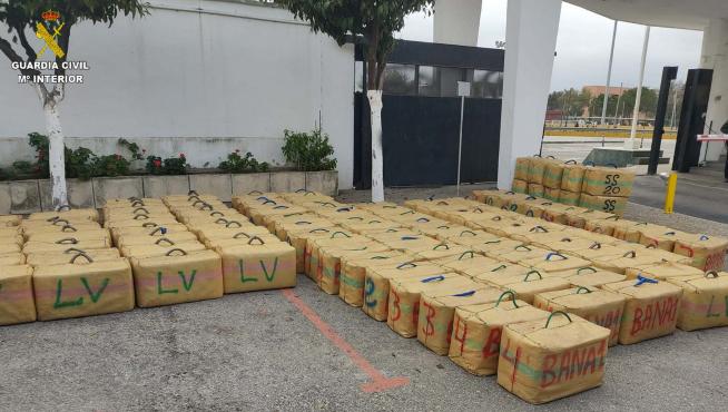 Material incautado durante la operación en Lebrija.