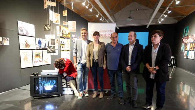 Alberto Olivar, Estela Rasal, Manuel Avellanas, Ramón Lasaosa y Amparo Roig, en la inauguración de la exposición