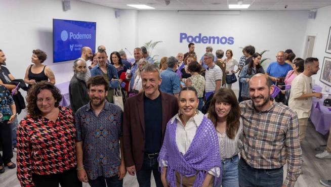 Los candidatos de Podemos, en su sede, este viernes.
