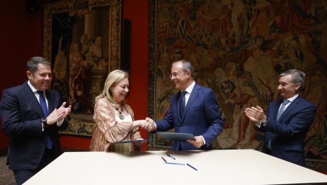 Gerardo Cuerva, María Jesús Lorente, Antonio Lacoma y Víctor Iglesias, durante el acto de firma del acuerdo.