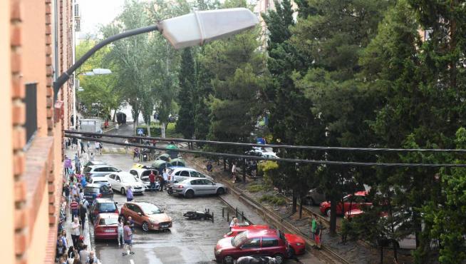 Coches afectados por la tormenta en Zaragoza