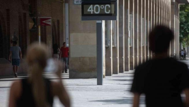 Las altas temperaturas en Zaragoza hicieron que los termómetros marcasen más de 40 grados