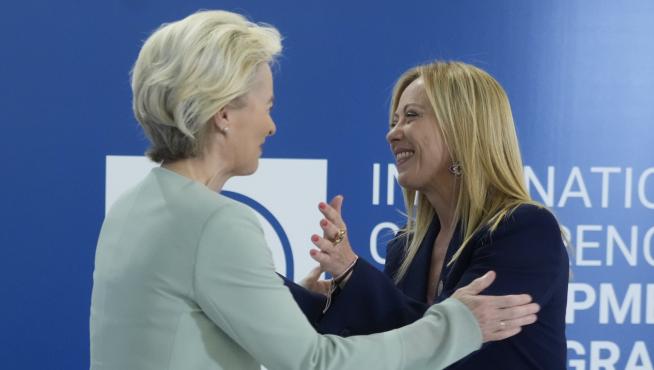 La primera ministra italiana, la ultraderechista Giorgia Meloni, recibió hoy el respaldo absoluto de la presidenta de la Comisión Europea, Ursula von der Leyen