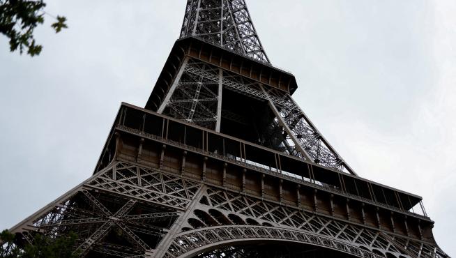 Imagen de archivo de la torre Eiffel.