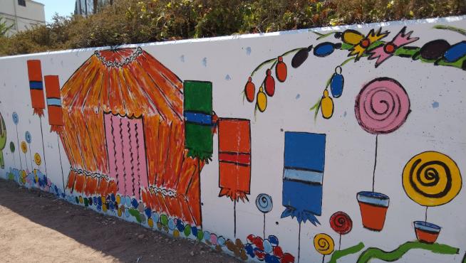 Mural realizado por los niños de Nonaspe.